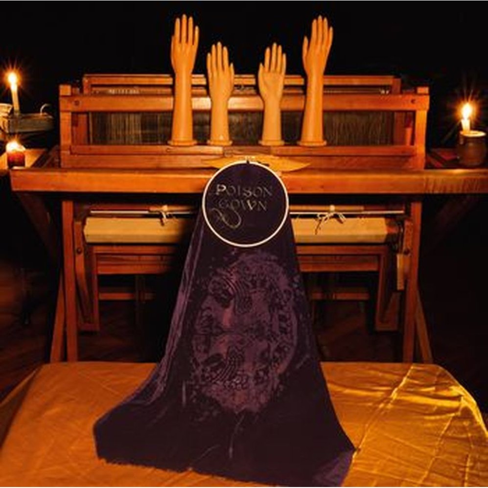 poison gown (black)